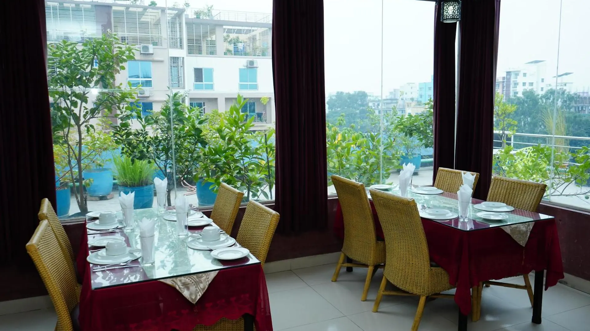 Garden Residents Uttara - Lake View Dhaka Hotel